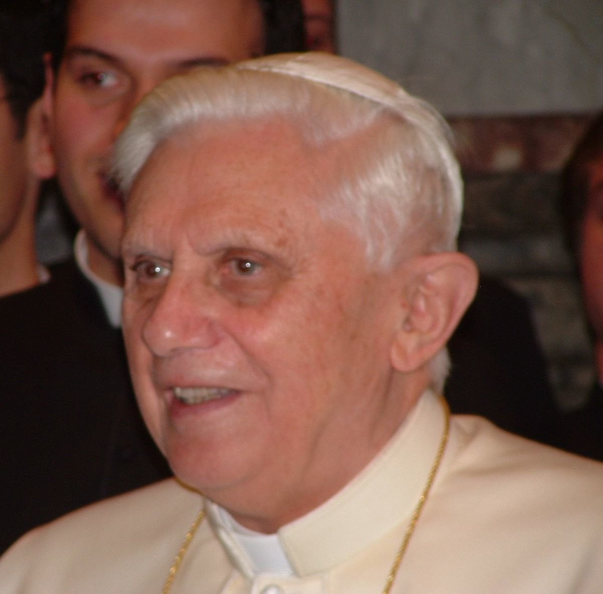 Joseph Ratzinger eletto all'unanimità presidente del Sindacato papi in pensione - Lercio