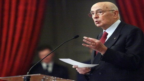 Napolitano smorza le polemiche con i tedeschi: "Mangiacrauti del cazzo!" - Lercio