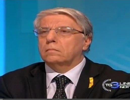 Processo Aldrovandi, nuova affermazione choc di Giovanardi: “L'ho ucciso io con la peperonata” - Lercio