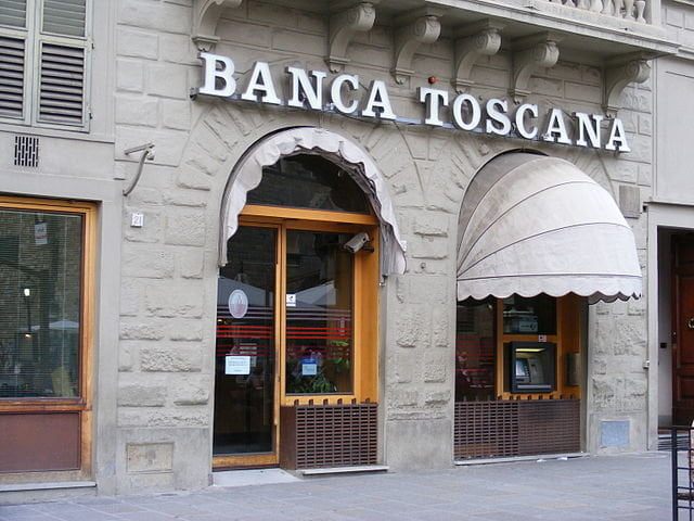 SPARATORIA CON FERITI IN BANCA, MA ERA SOLO UNO STARNUTO - Lercio