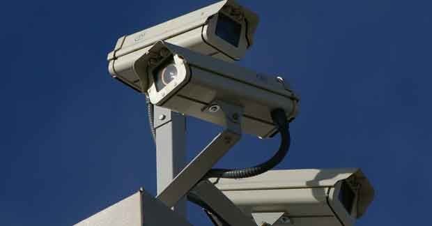 ATTENZIONE, GIRA UN VIDEO SU DI TE - Lercio