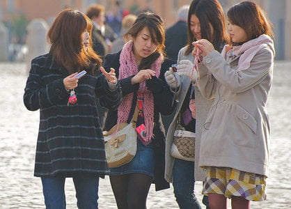 Stretta di Pechino: limite di un giga di foto per ogni cinese in vacanza - Lercio