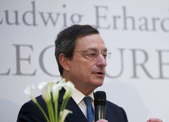"Dio Keynes! Dio Keynes!" chiude la BCE, la rabbia di Draghi in un tweet - Lercio
