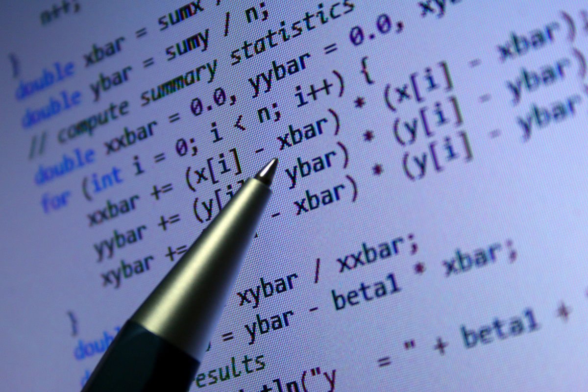 Studente d'Informatica scrive algoritmo che convince le fighe a iscriversi a Informatica - Lercio