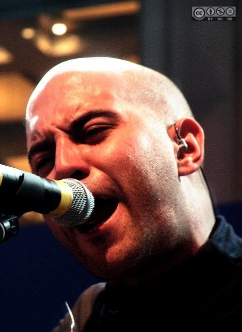 I Negramaro scrivono una canzone che non menziona fenomeni atmosferici - Lercio