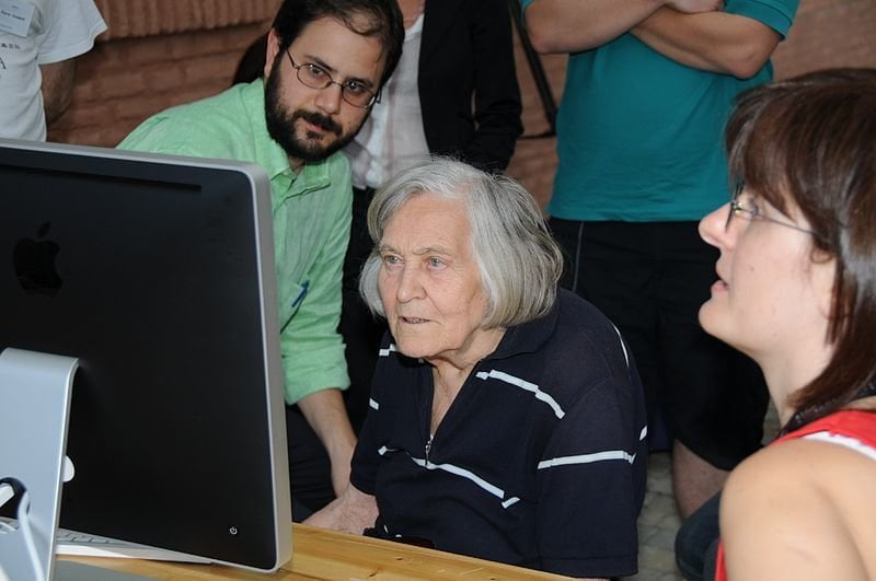 NON SCRIVE STATUS SU MARGHERITA HACK: BANNATO DA FACEBOOK - Lercio