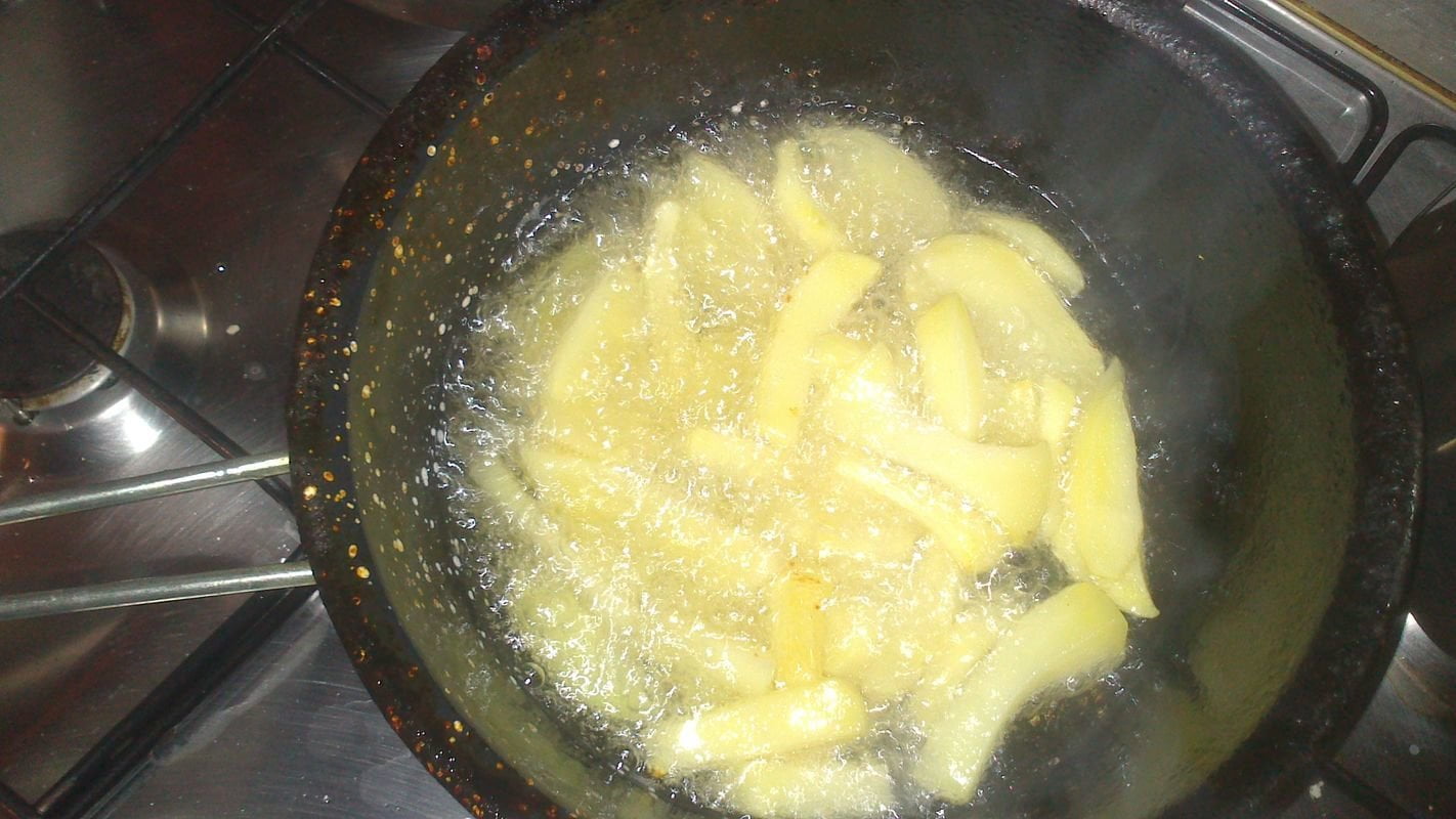 STUDENTESSA ACCETTA ESAME SENZA TELEFONARE A CASA: LA MADRE LA RIDUCE IN FIN DI VITA - Lercio