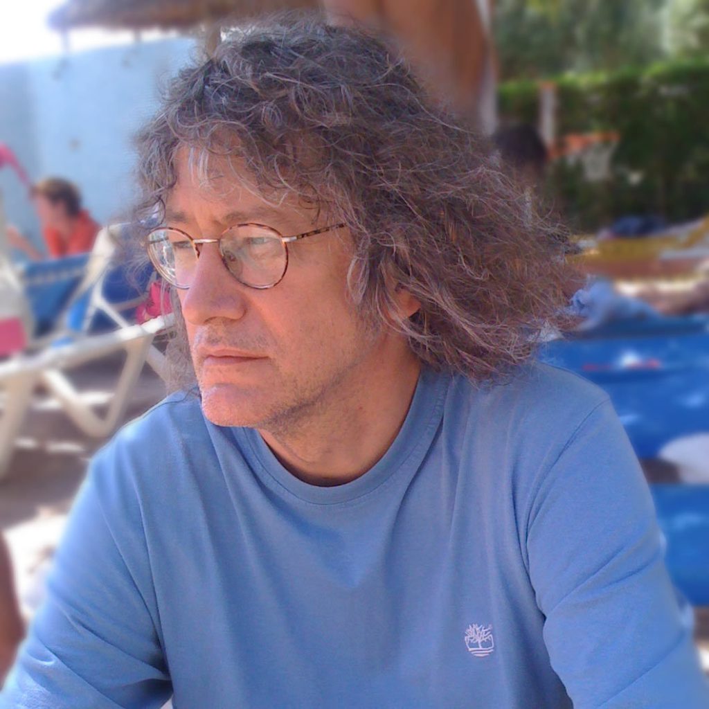 Casaleggio prende il raffreddore: "Proprio come avevo previsto nel 2006" - Lercio