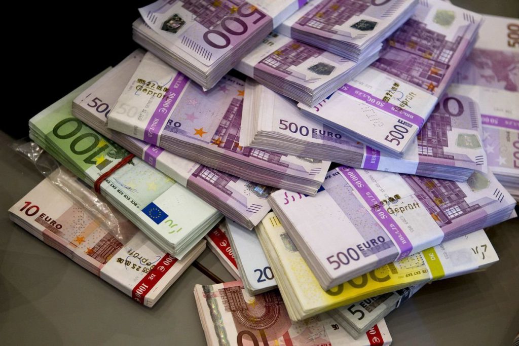 L'Euro esce dall'Italia - Lercio