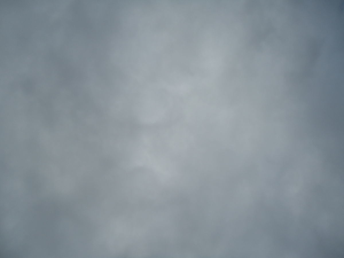 Pianura padana: si dirada la nebbia e scopre un centro commerciale costruito accanto casa - Lercio