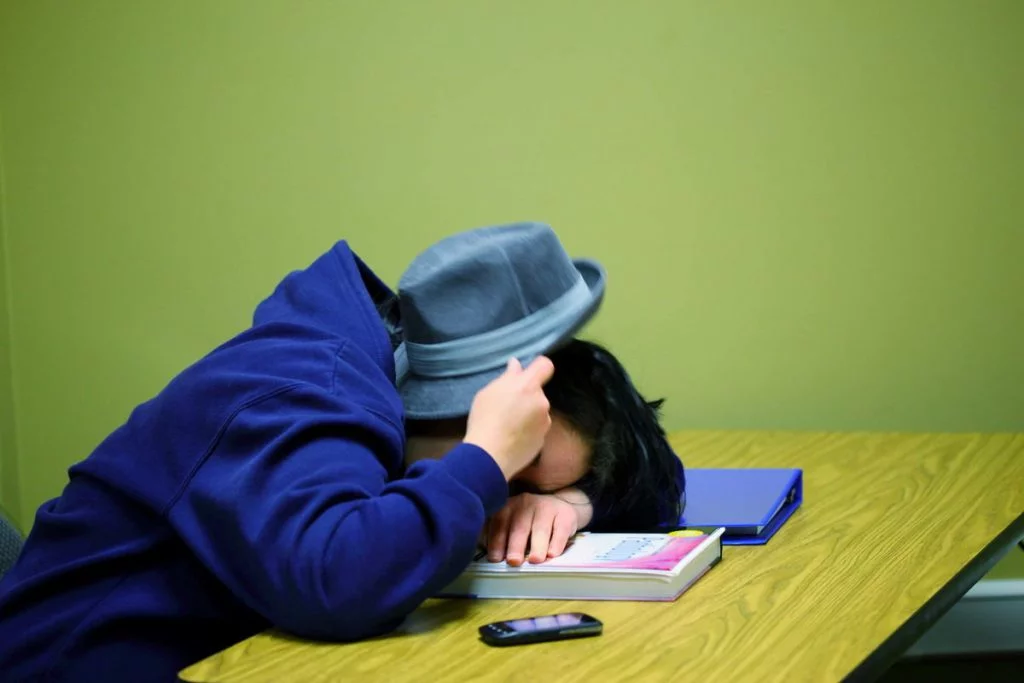 Ingegnere ammette che anche negli altri corsi di laurea si studia: espulso dalla facoltà - Lercio