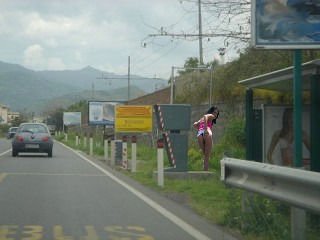 "Le prostitute gestiranno gli autovelox." Il consiglio approva all'unanimità - Lercio