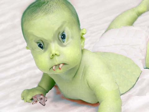 Porta il figlio a fare il vaccino: diventa un rettiliano - Lercio