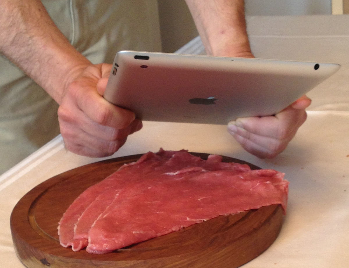 Diventa milionario con la app Batticarne per iPad - Lercio