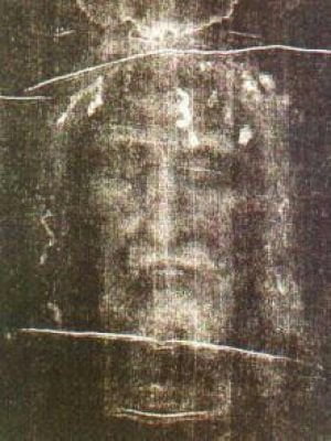 Nuovi esami sulla sindone: Gesù si addormentò sotto la lampada - Lercio