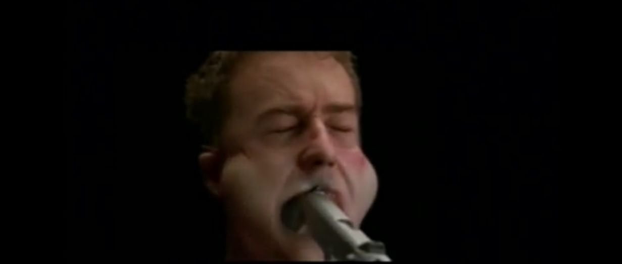 Crisi. "Spararsi in bocca può danneggiare i denti", Associazione Odontoiatri lancia l'allarme - Lercio