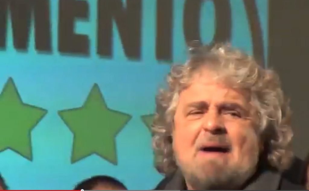 "Destra e sinistra non esistono più", e Grillo va a sbattere contro un lampione - Lercio