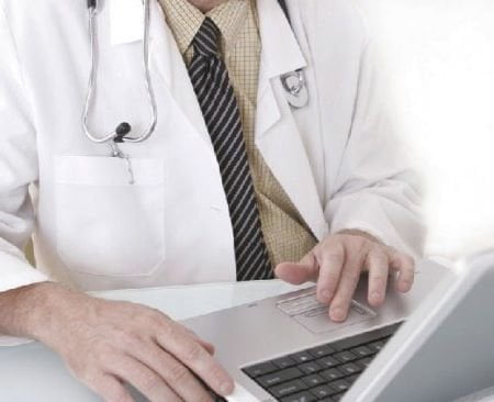 Medicina: Sviluppato il primo font illeggibile per medici - Lercio