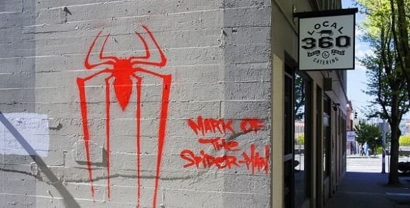 Renzi: "Siamo vicini a scoprire chi ha ucciso l'Uomo Ragno" - Lercio