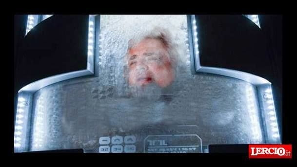 Rivelazione shock: Beppe Grillo non sta dormendo, si è fatto ibernare fino al 2018 - Lercio