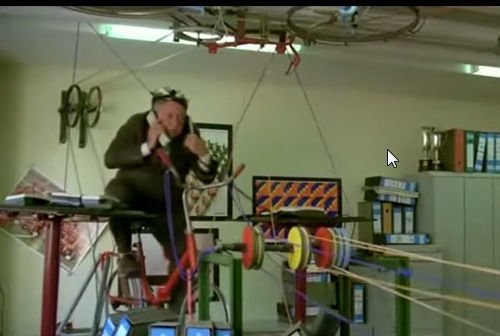 Sondaggio shock: per il 77% dei giovani Fantozzi è fortunato perché ha un lavoro - Lercio