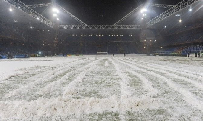 Mondiali: arbitro impazzisce e usa 380 bombolette durante la partita - Lercio