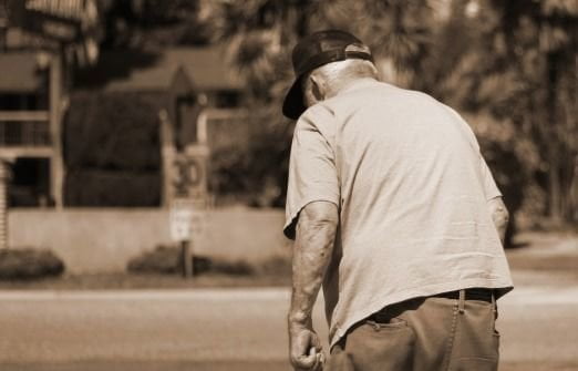 Nasce la prima bevanda al gusto di anziano - Lercio