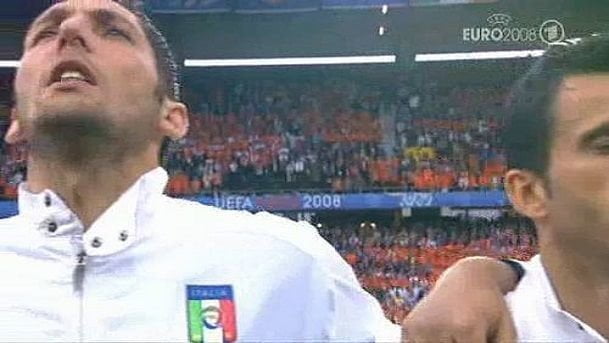 "Pescatore" di Bertoli nuovo inno della Nazionale: è l'appello per i Marò ai Mondiali - Lercio