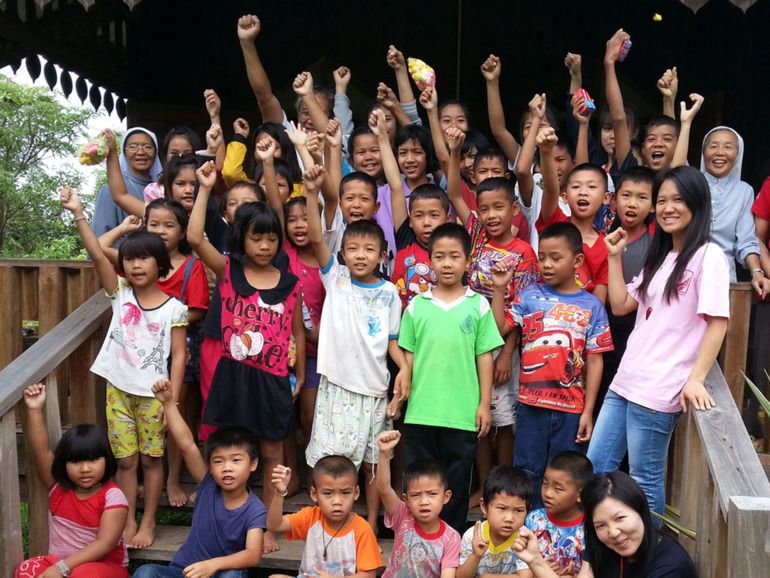 Globalizzazione: il Vaticano delocalizza diecimila preti in Thailandia - Lercio