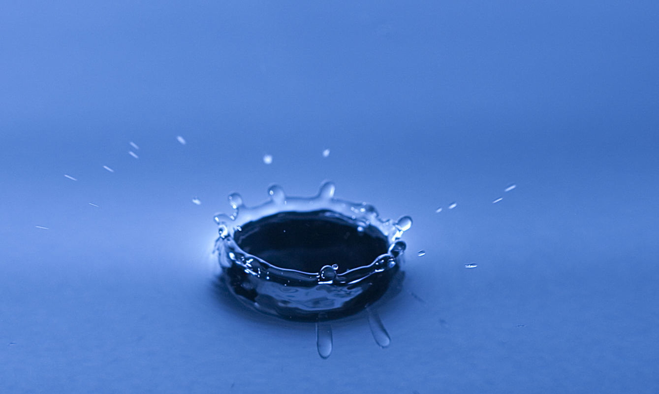 Beve troppa acqua che elimina l'acqua e muore disidratata - Lercio