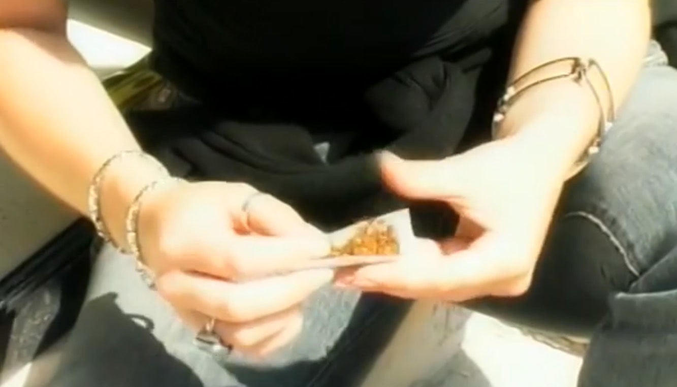 Fuma uno spinello. Muore dopo 87 anni di agonia - Lercio