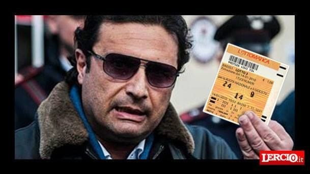 Schettino si gioca al lotto la data del trasferimento di De Falco e vince 300mila euro - Lercio