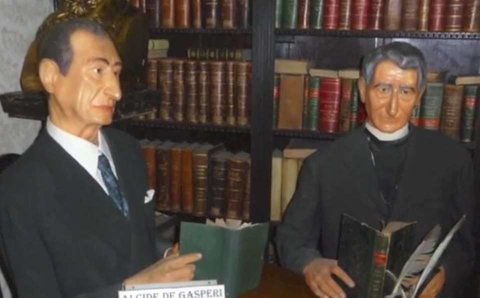 Squilibrato si barrica con un lanciafiamme dentro museo delle cere - Lercio