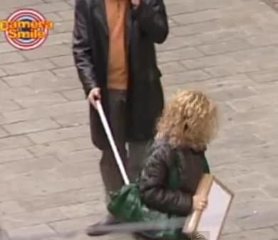 Bologna. Importunava ragazze col bastone. Smascherato finto cieco - Lercio