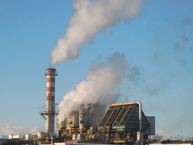 "Ciao, ho l'ebola". Lo buttano nell'inceneritore, ma era solo uno scherzo - Lercio