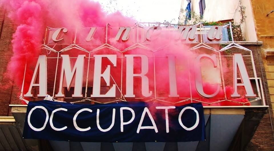 Maria De Filippi: "Se non riapre il Cinema America restituisco il mio Telegatto" - Lercio