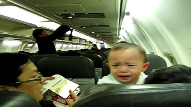 Papa Francesco vola in "economy" e rivede la sua posizione sull'aborto - Lercio