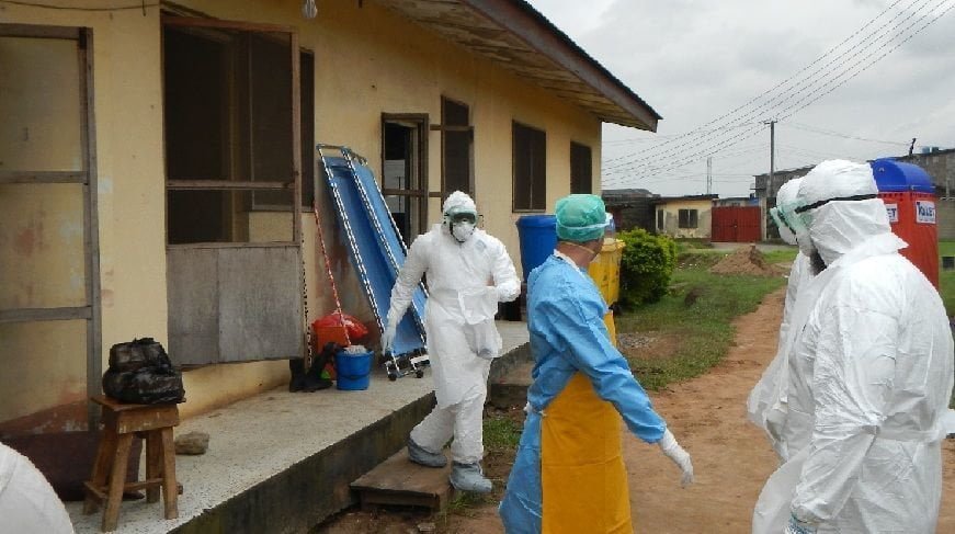 Ebola, prossimo contagiato italiano in Africa sarà rimpatriato e ricoverato a casa tua - Lercio