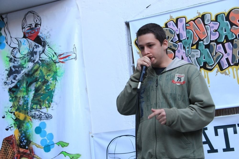 Quindicenne vince la Beatbox Battle World: "Finalmente potrò comprarmi una vera batteria" - Lercio