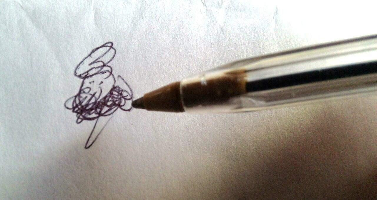 Scarabocchia per far scrivere la biro, per caso disegna Maometto: fondamentalista si taglia la mano - Lercio