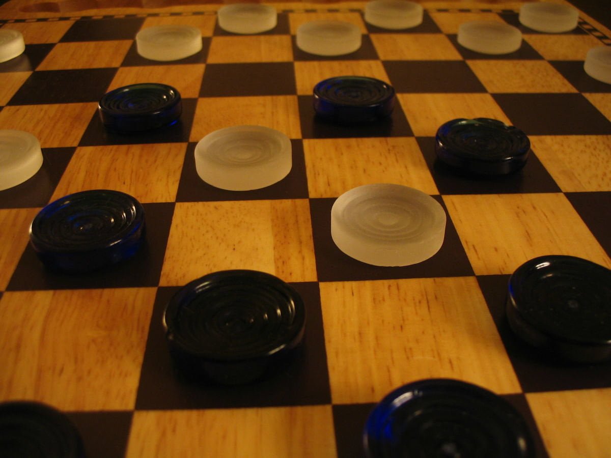 Arrigo Sacchi: "Nella dama ci sono troppi pezzi neri" - Lercio