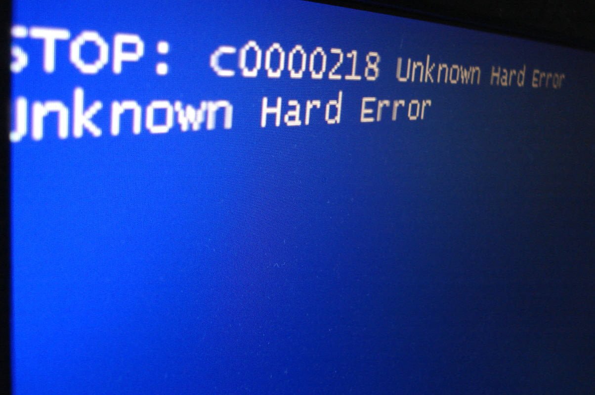 Attivista 5 Stelle lascia la politica: "Mi si è rotto il pc" - Lercio