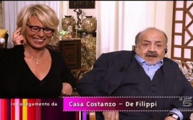 Rischia il coma profondo guardando 'C'è Posta per Te', cane lo salva cambiando canale - Lercio