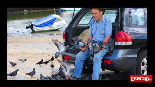 Rocco Siffredi prende duemila piccioni - Lercio