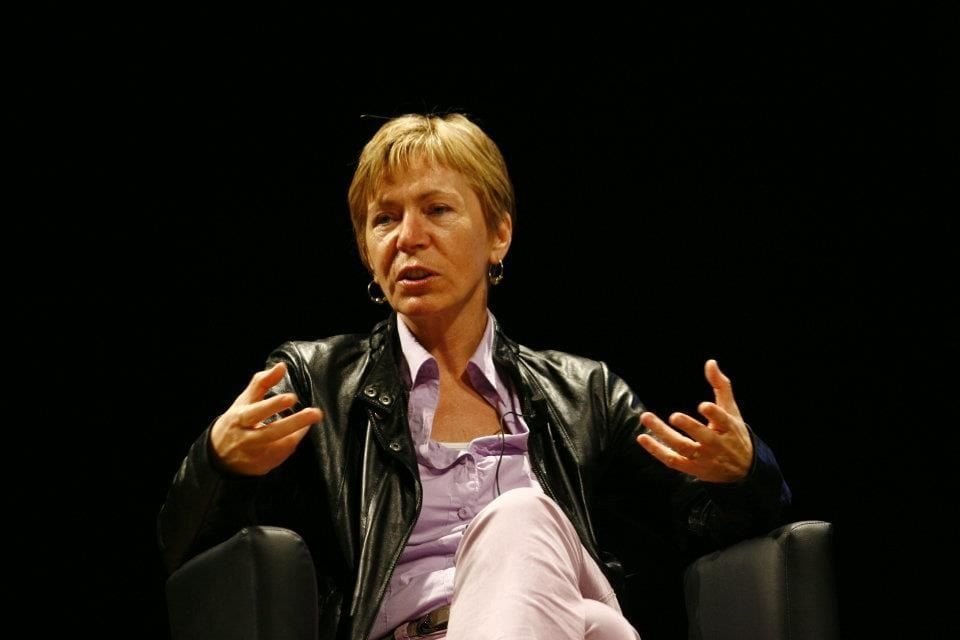 In Italia in crescita i Reportariani: "Mangiamo solo cibo non toccato dalle inchieste di Report" - Lercio