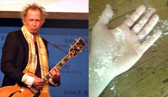 Keith Richards starnutisce in faccia a uno studente e lo manda in overdose - Lercio