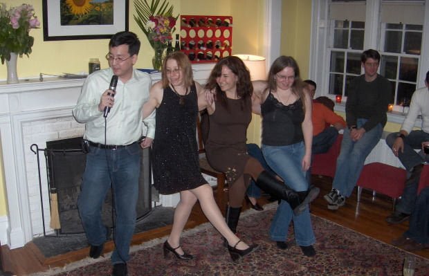 UE: "Vietato fare i simpatici storpiando i testi delle canzoni" - Lercio