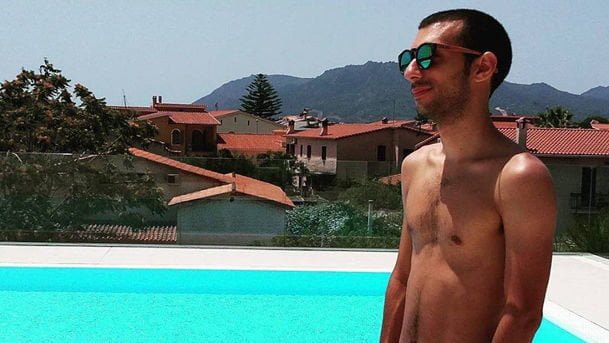 Clandestino ospite di un albergo a 5 stelle confessa: "Senza il wifi ci si rilassa meglio" - Lercio