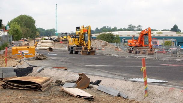 A. D. Autostrade svizzere shock: "Lavori in corso? Li mettiamo solo per non umiliare i guidatori italiani" - Lercio