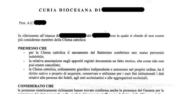 Quarantenne si sbattezza: parenti gli chiedono indietro i regali di battesimo, comunione e cresima - Lercio